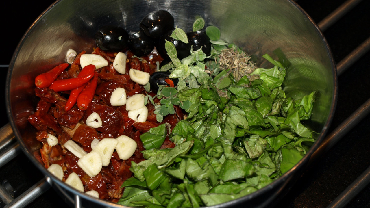 Paradajkové pesto