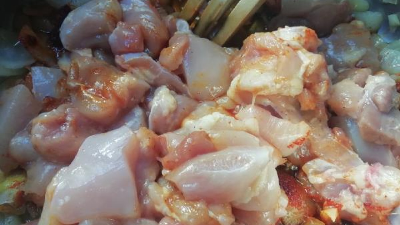 Kurací paprikáš s domácimi haluškami