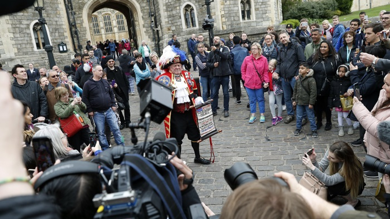 meghan harry dieťa pôrod