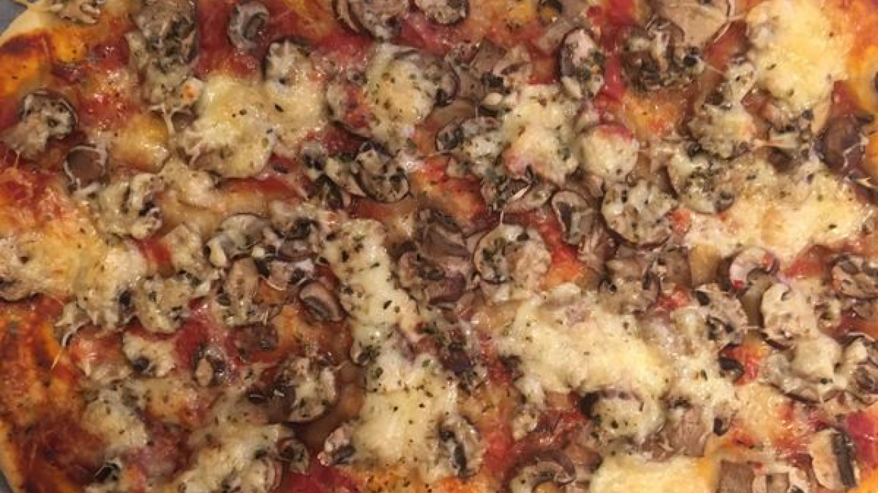 Šampiňónová pizza