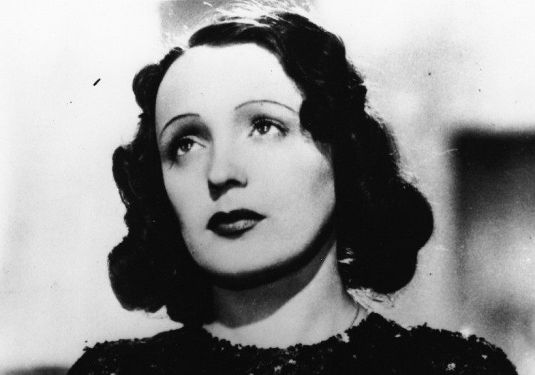 Edit Piaf mala nezameniteľný zamatový hlas, zomrela ako 48-ročná