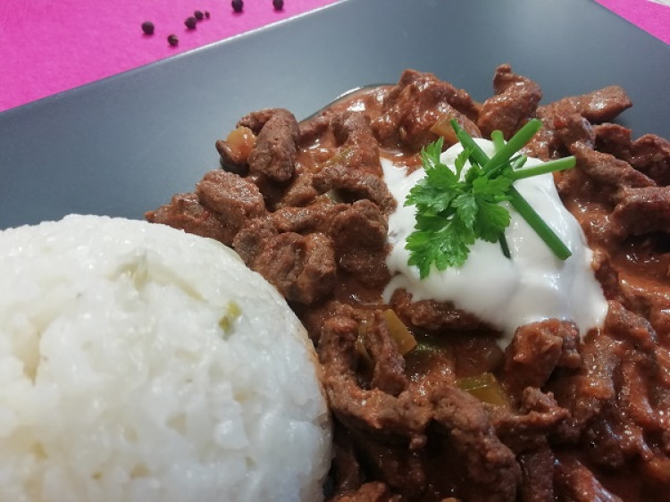 Vynikajúci hovädzí stroganov - Tradičný recept, ktorý chutí už 200 rokov