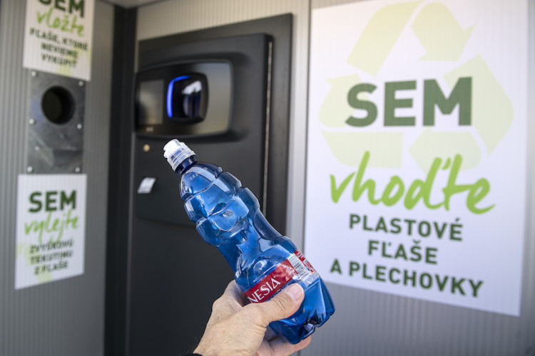 Zálohovanie PET fliaš a plechoviek (otázky a odpovede)