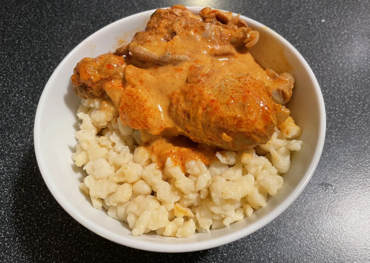 Maslové halušky k perkeltu, najlepší recept