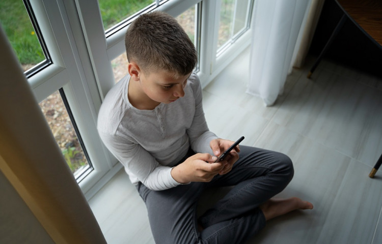 Seriál Adolescent alebo keď dieťa ani v detskej izbe nie je v bezpečí