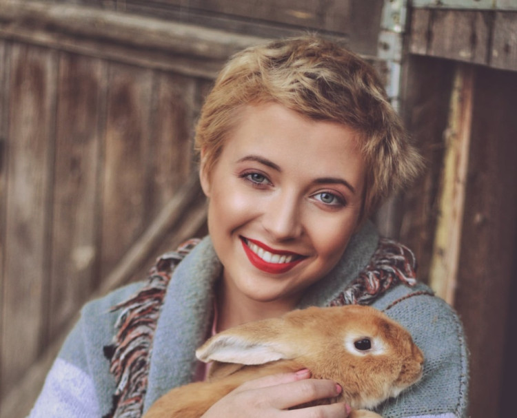 Zomrela talentovaná speváčka a herečka Anna Julie Slováčková. Mala len 29 rokov