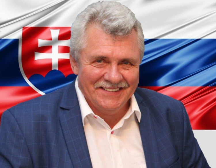 Exposlanec Marček sa musí ospravedlniť bývalej političke Nicholsonovej za urážky
