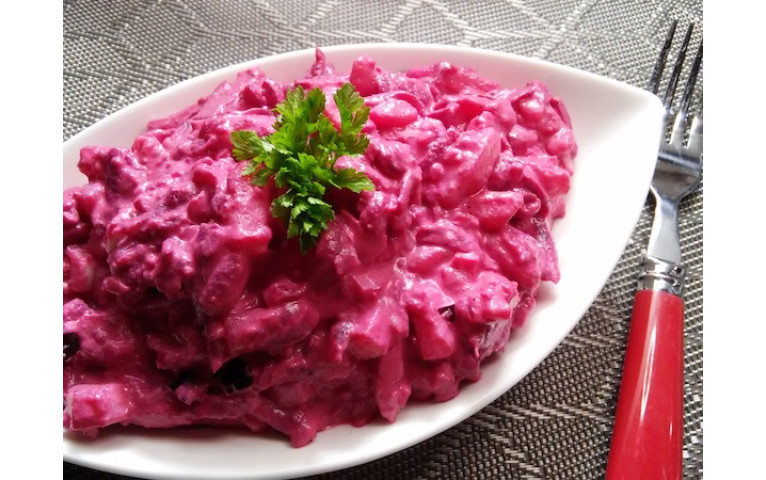 Recept na zemiakový šalát s cviklou