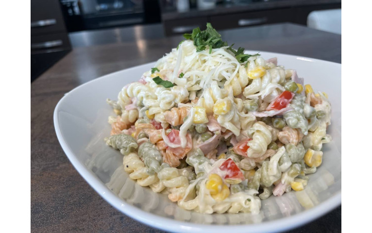 Cestovinový šalát s majonézou