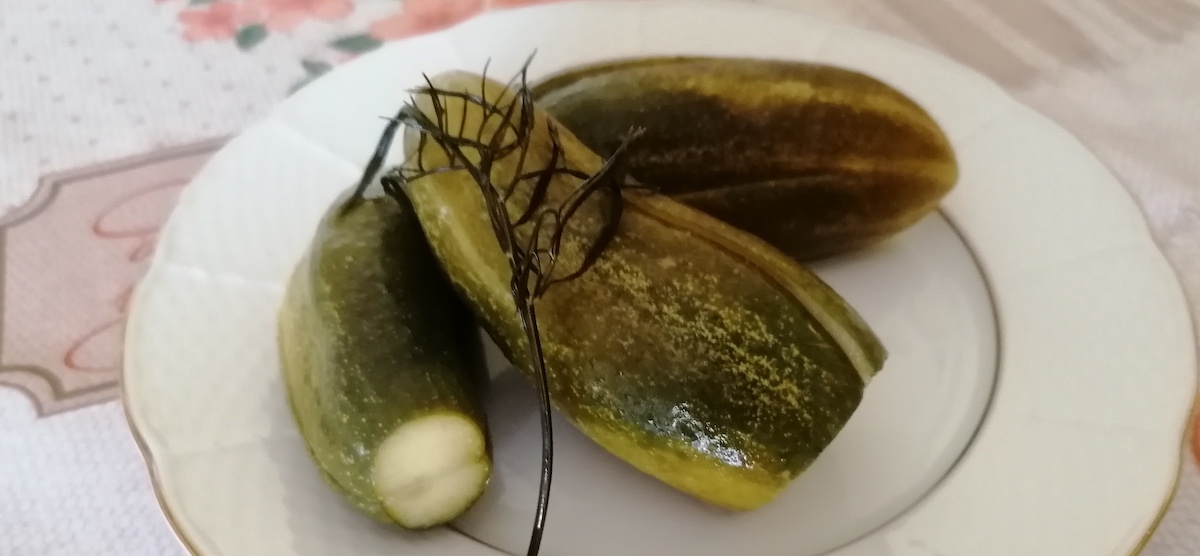 Uhorky naložené a pripravené na kvašenie